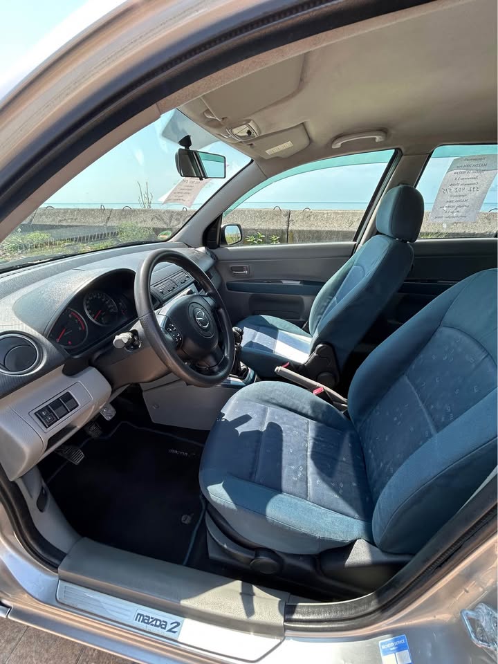 Продается Mazda 2 2004 год