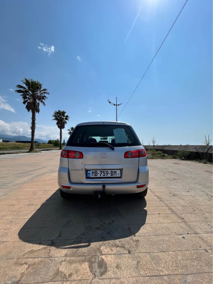 Продается Mazda 2 2004 год
