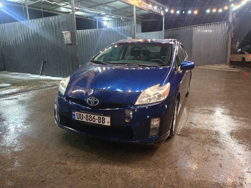 Продам Toyota Prius Гибрид 2011 г