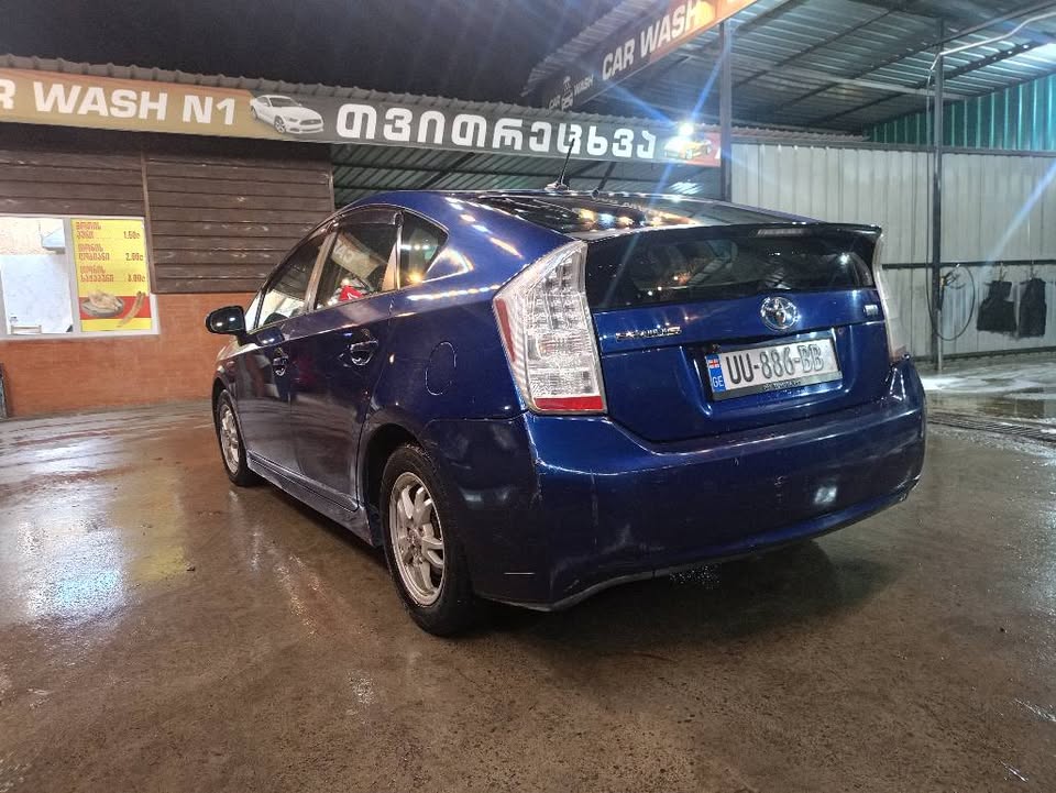 Продам Toyota Prius Гибрид 2011 г