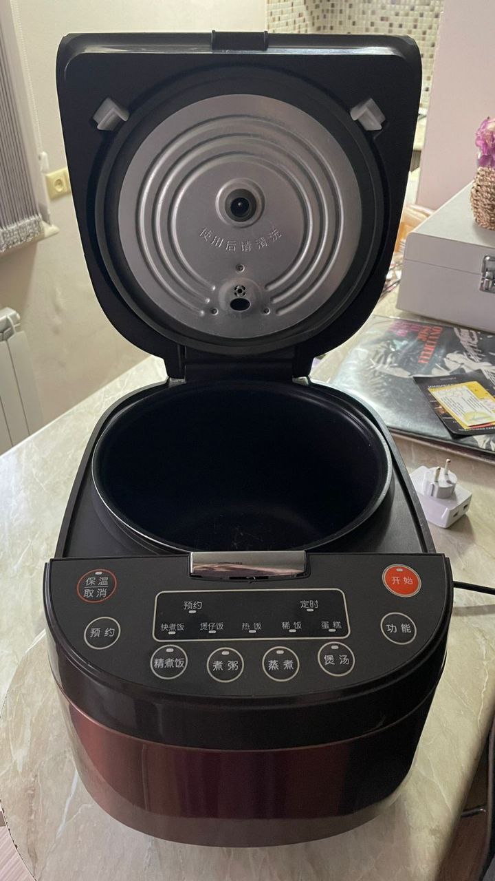 Мультиварка-рисоварка.