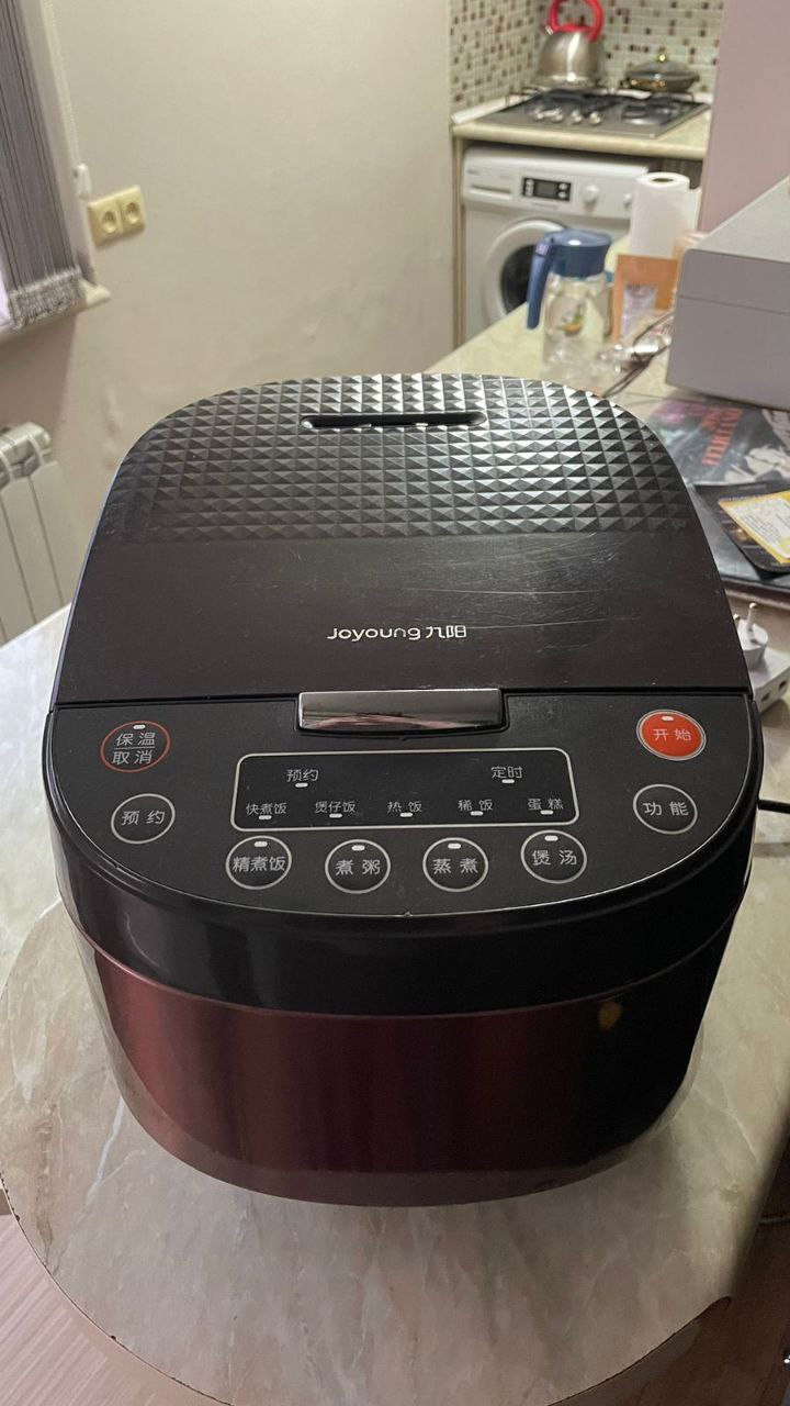 Мультиварка-рисоварка.