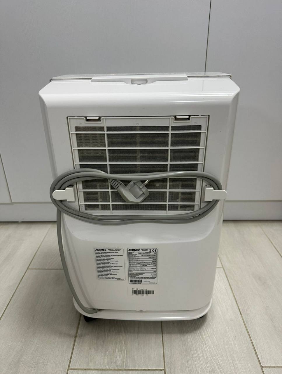 Продам осушитель воздуха AERMEC