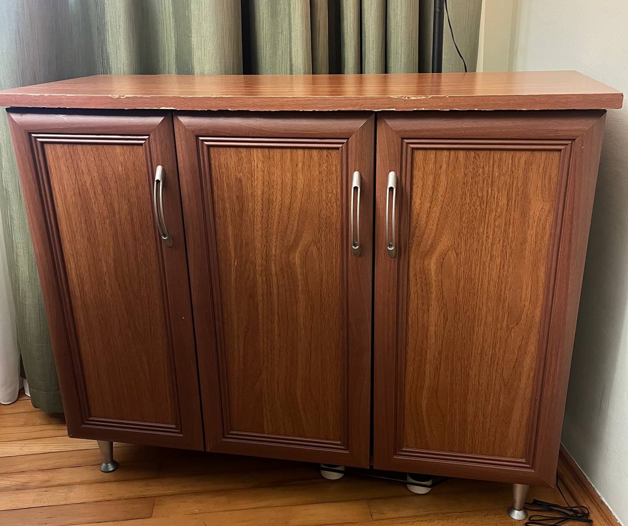 Продам шкафчик