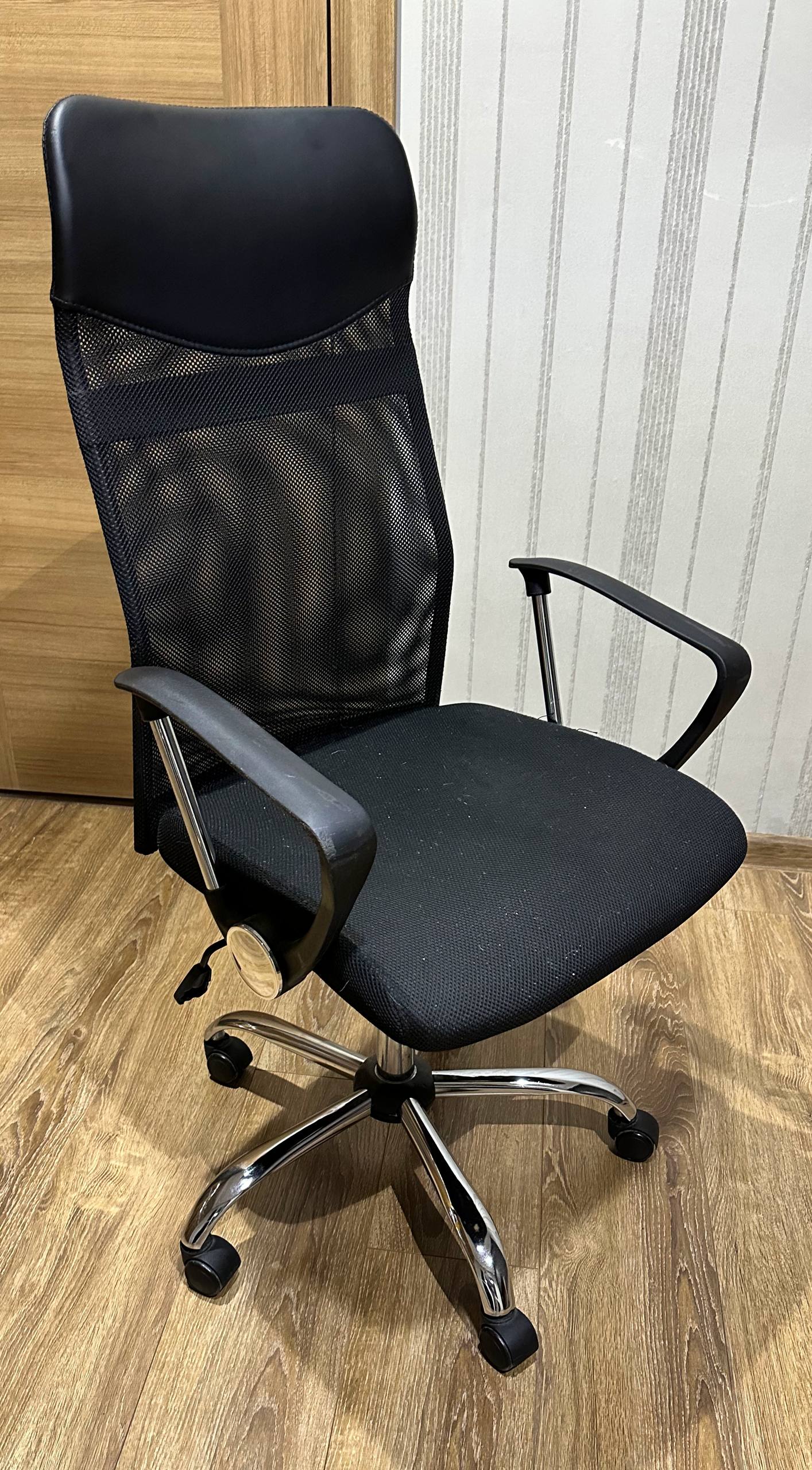 Продам компьютерное кресло