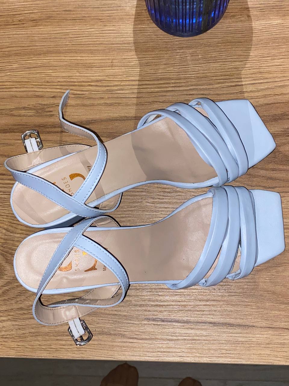 Продам женские туфли 39 размер