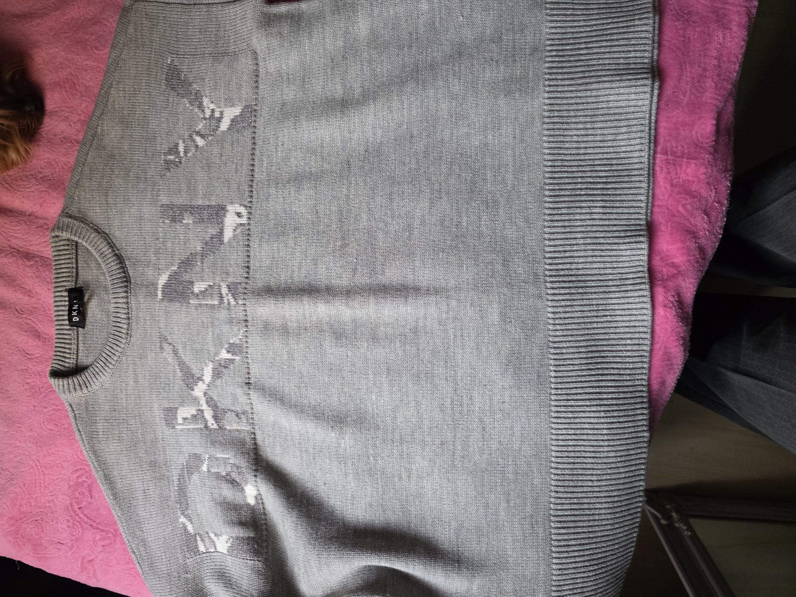 Новый джемпер “DKNY”