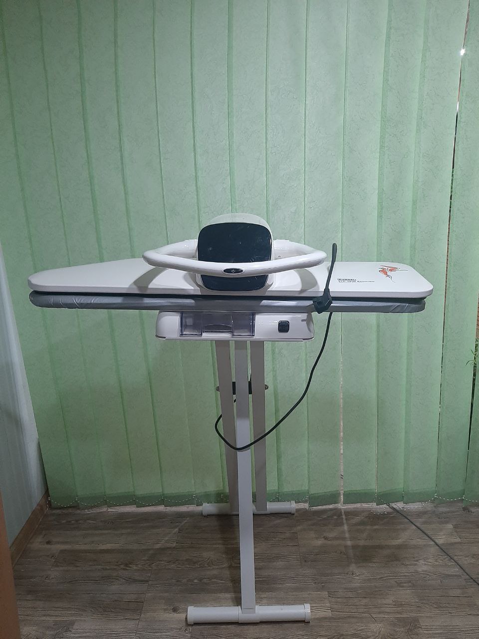 Продам гладильный пресс