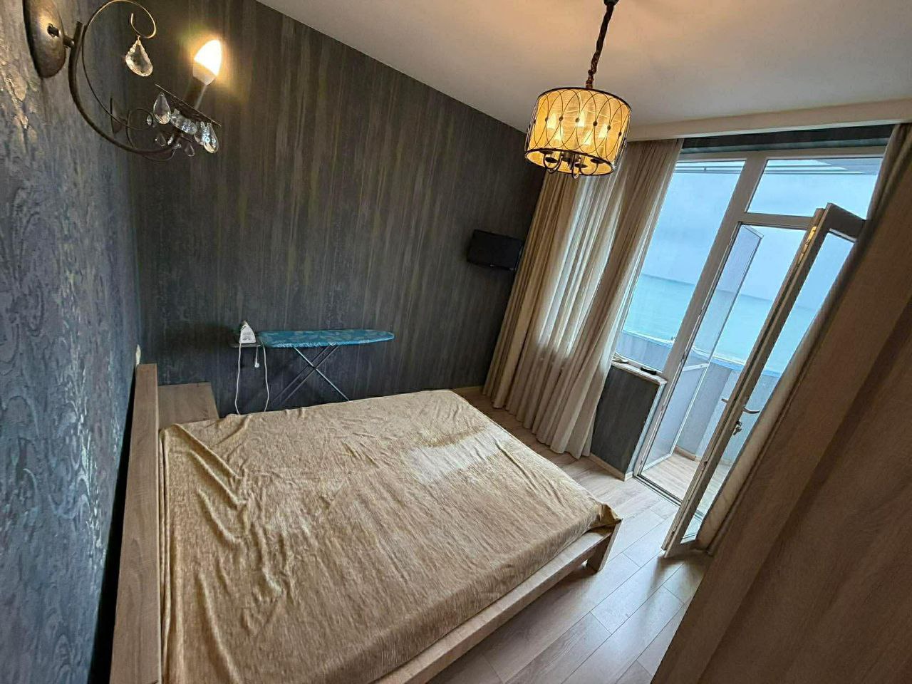 Сдам 1+1. Расположение 1-ая линия