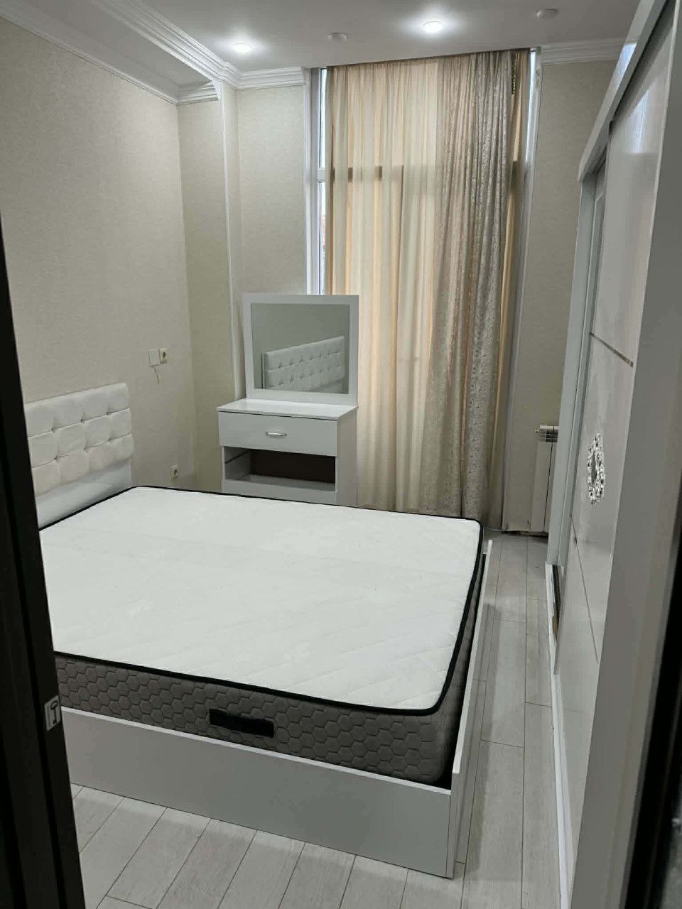 Сдается просторная 2-комнатная квартира в центре