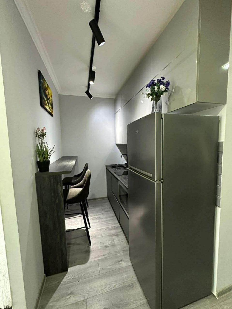 Сдается студия с выделенной спальной зоной