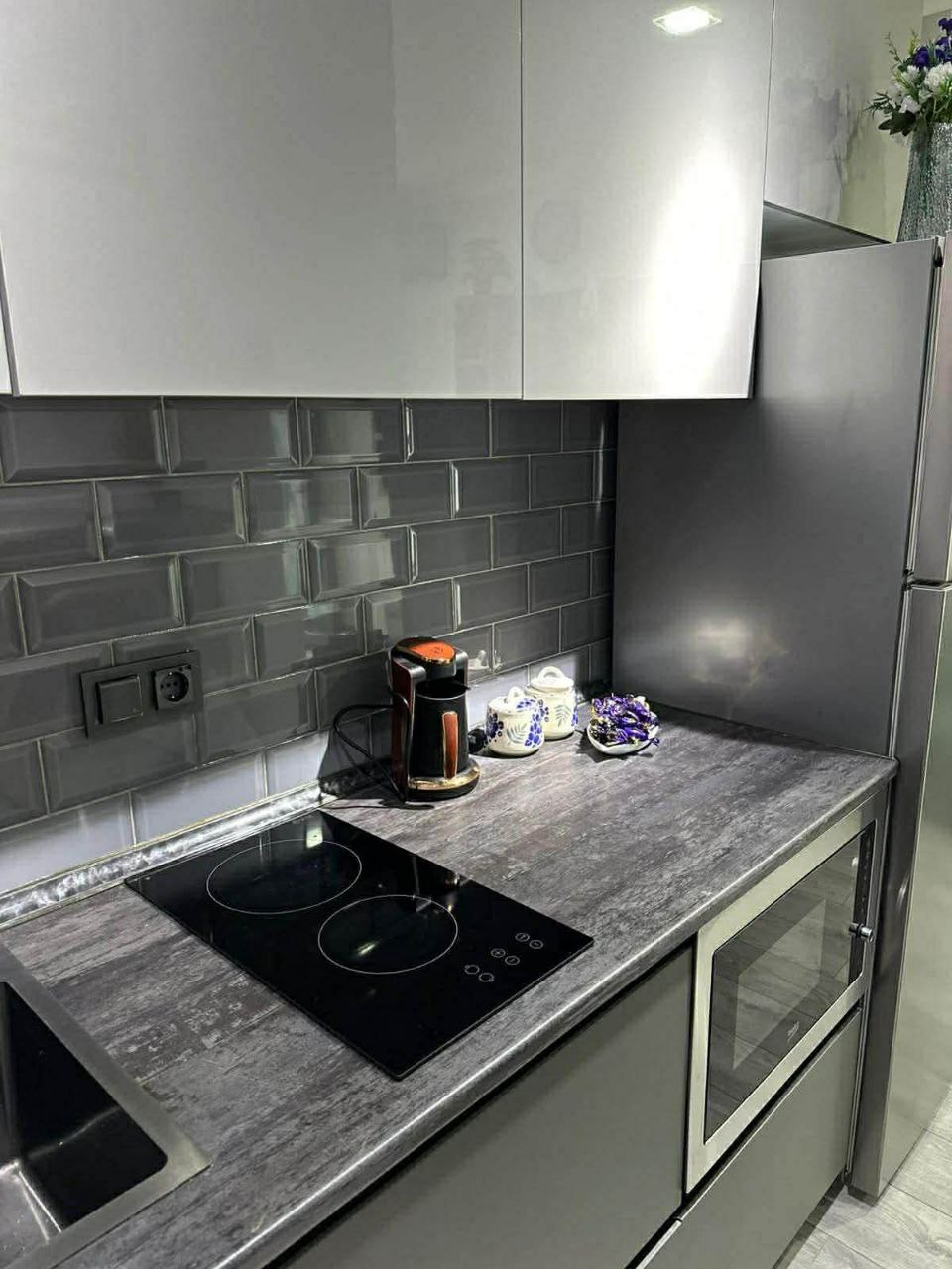 Сдается студия с выделенной спальной зоной