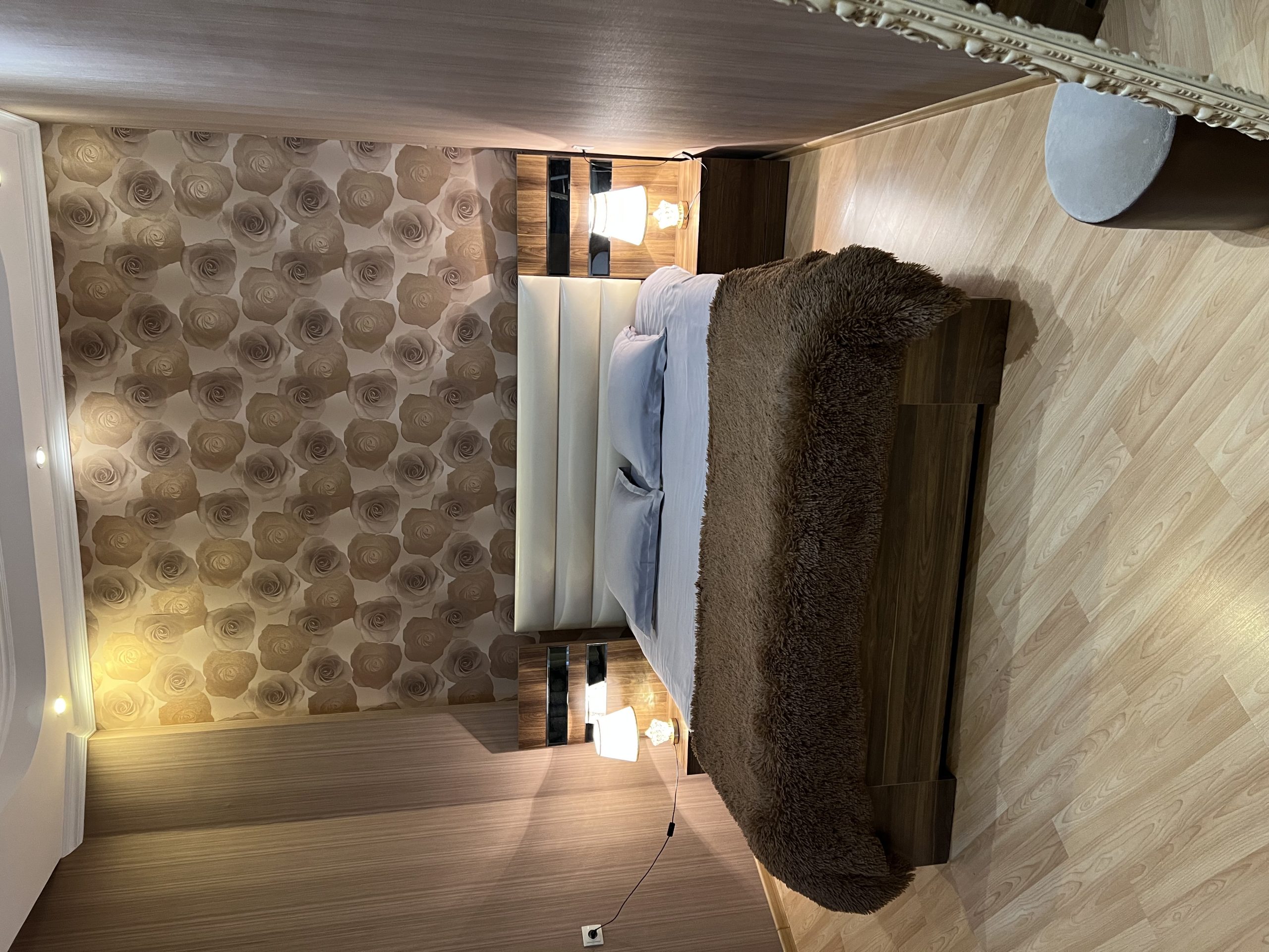 Здаеться по суточно 3 х комнатная квартира в центре