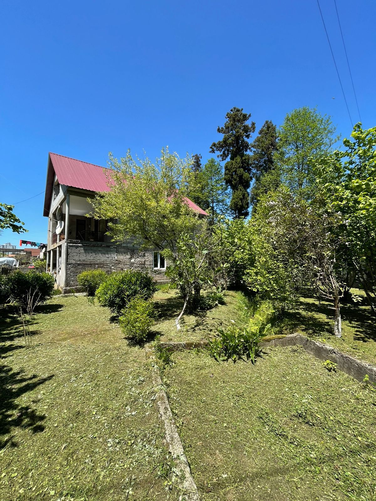 Продаётся дом с участком земли