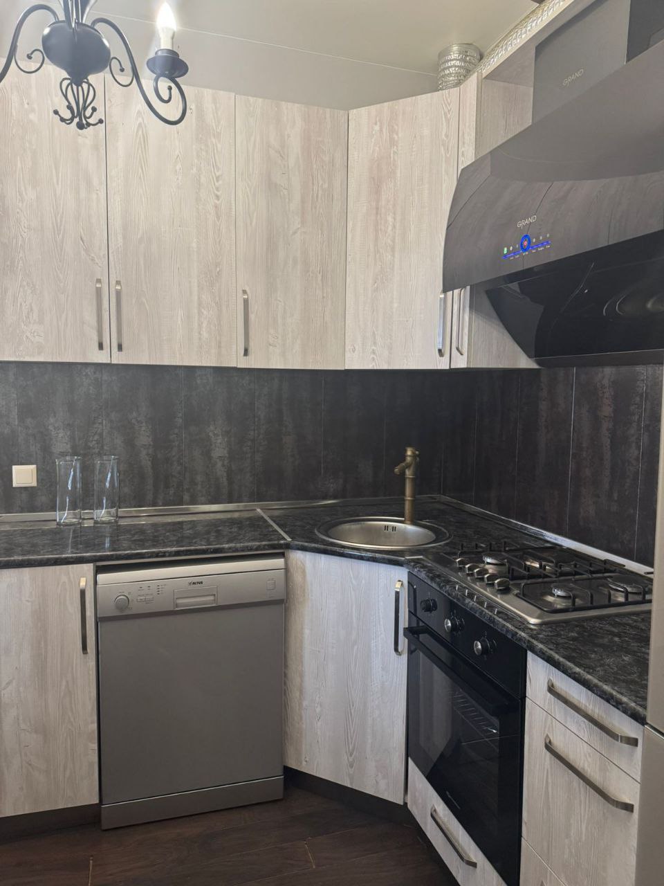 Сдам большой пентхаус-дуплекс в самом центре города