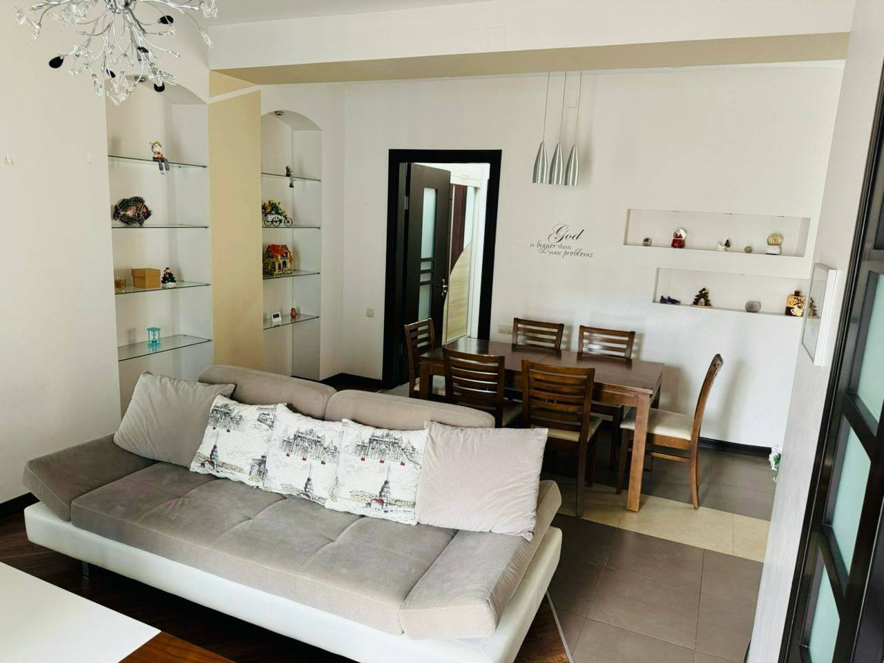 Cдам квартиру 2+1 с детской комнатой