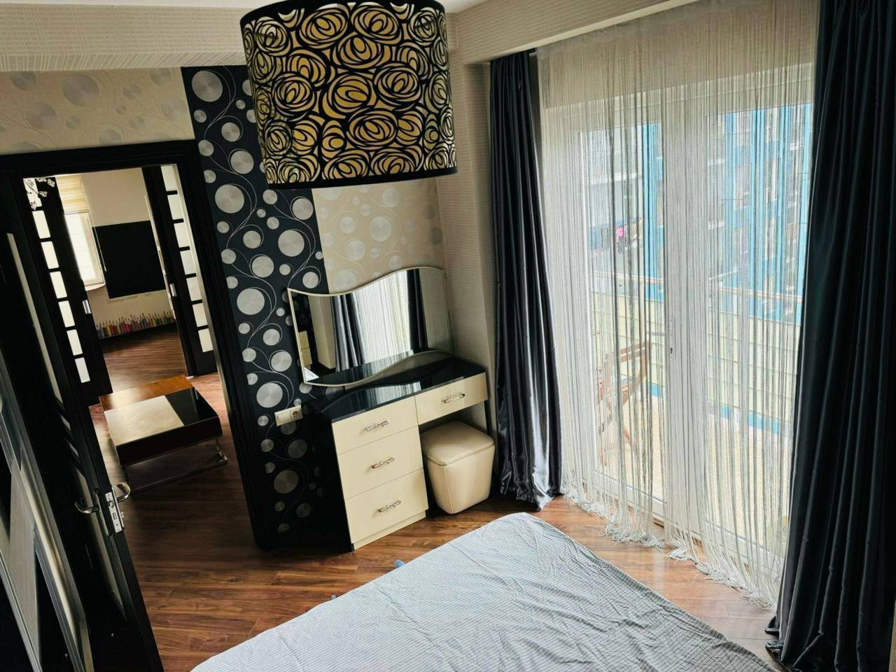 Cдам квартиру 2+1 с детской комнатой